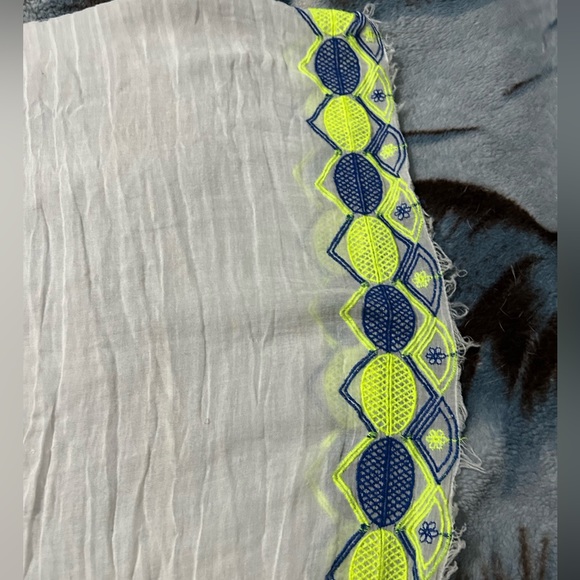 Patterned Scarf - Picture 4 of 5